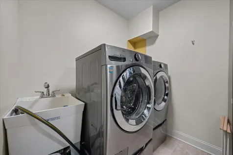 1350 North Western Avenue Lake Forest IL 60045