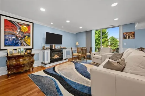 1350 North Western Avenue Lake Forest IL 60045