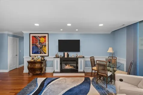 1350 North Western Avenue Lake Forest IL 60045