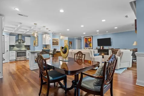 1350 North Western Avenue Lake Forest IL 60045