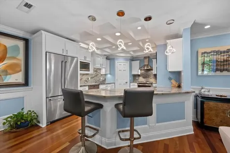 1350 North Western Avenue Lake Forest IL 60045