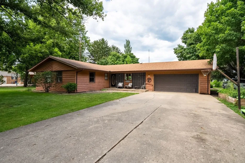 204 East Koopman Drive Flanagan IL 61740
