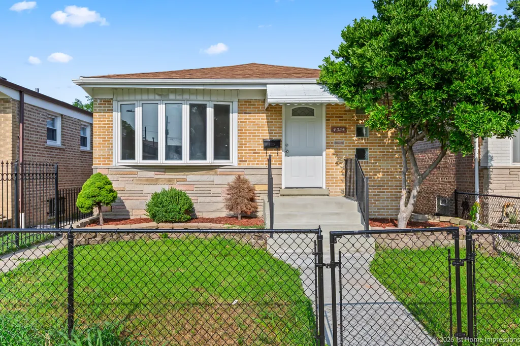 4324 South Keating Avenue Chicago IL 60632