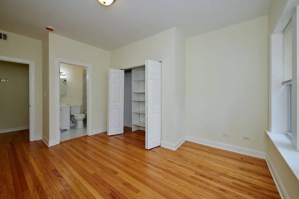 7209 North Damen Avenue Chicago IL 60626