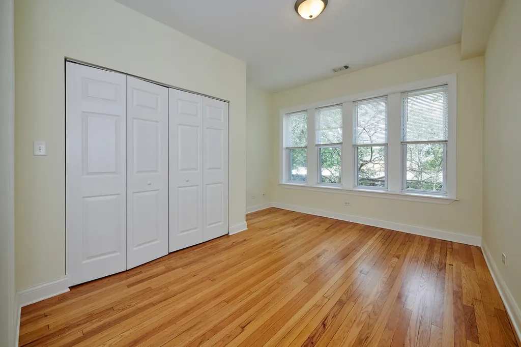 7209 North Damen Avenue Chicago IL 60626