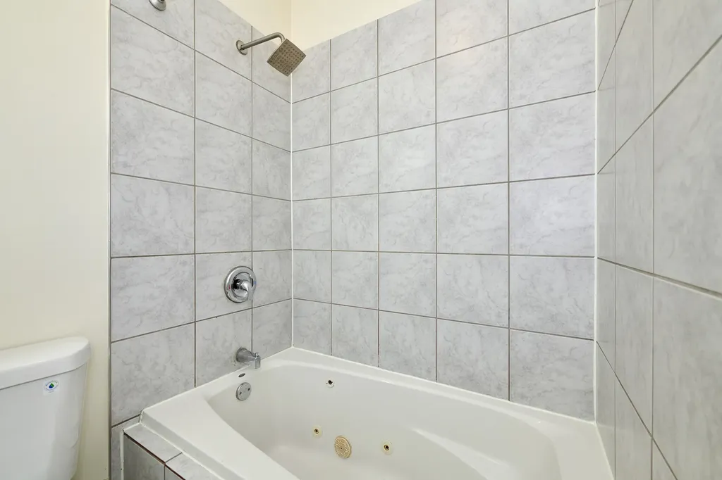 7209 North Damen Avenue Chicago IL 60626