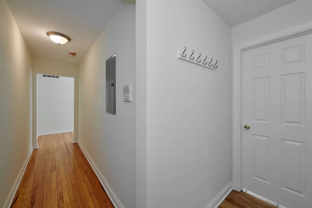 7209 North Damen Avenue Chicago IL 60626