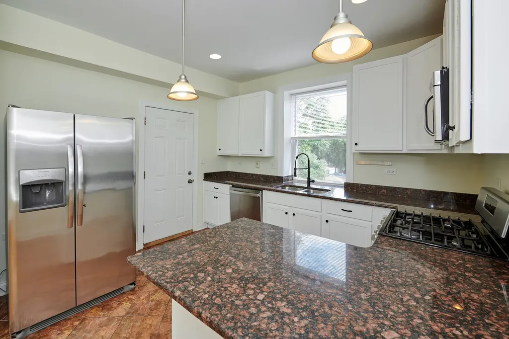 7209 North Damen Avenue Chicago IL 60626