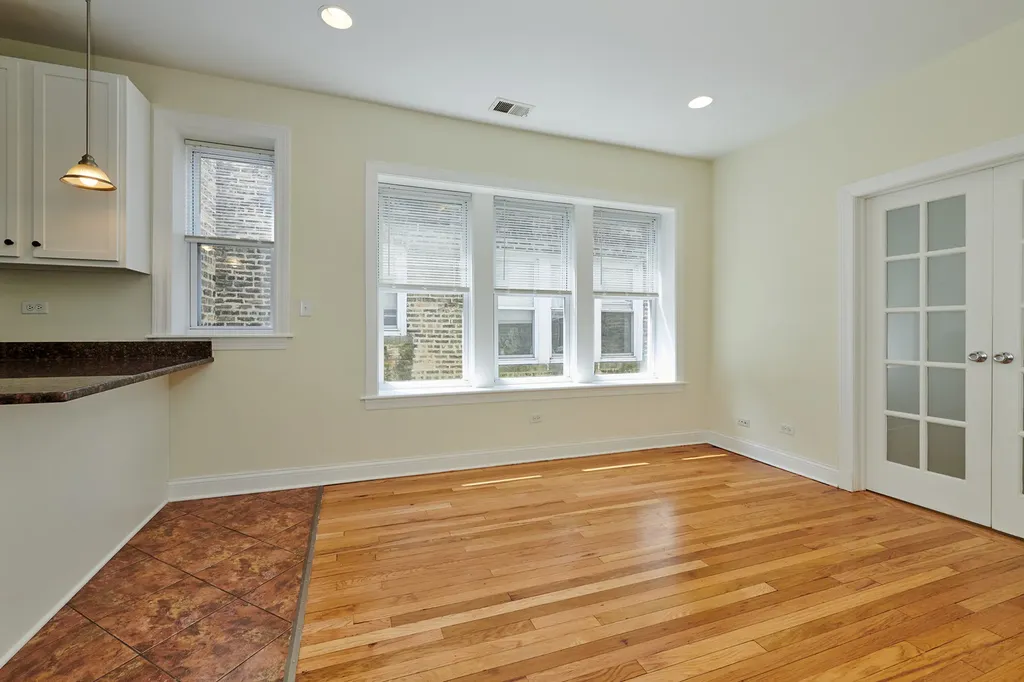 7209 North Damen Avenue Chicago IL 60626