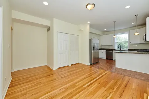 7209 North Damen Avenue Chicago IL 60626
