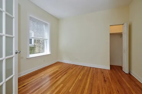 7209 North Damen Avenue Chicago IL 60626