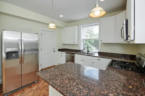 7209 North Damen Avenue Chicago IL 60626
