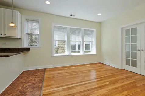 7209 North Damen Avenue Chicago IL 60626