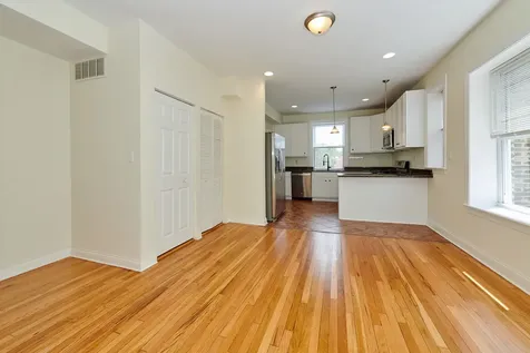 7209 North Damen Avenue Chicago IL 60626