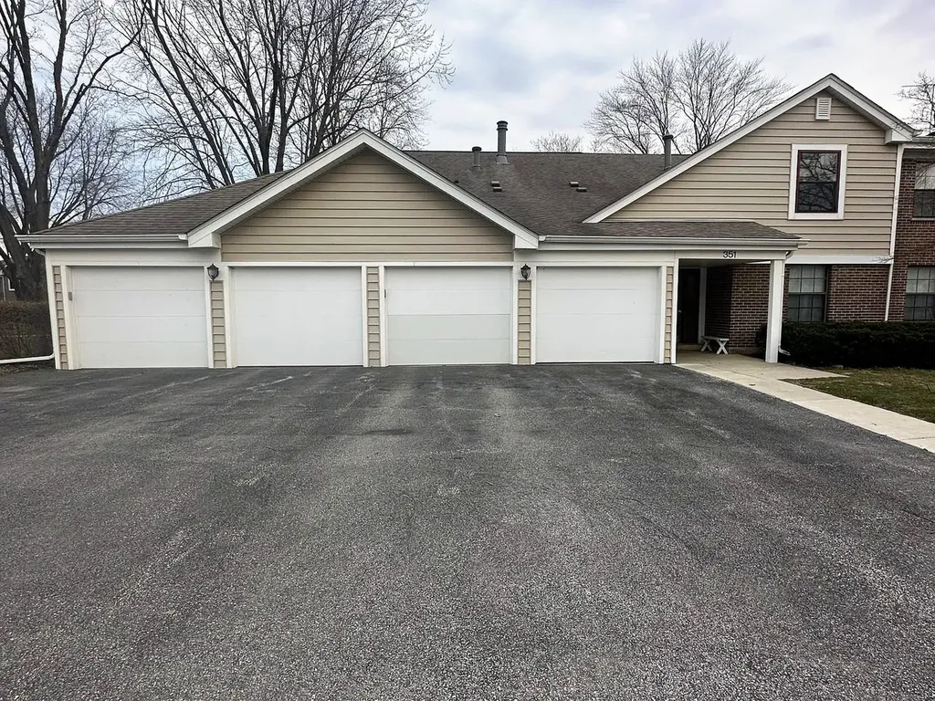 351 Newgate Court Schaumburg IL 60193