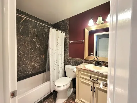 351 Newgate Court Schaumburg IL 60193