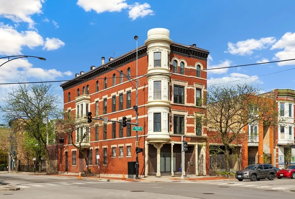 958 West Willow Street Chicago IL 60614