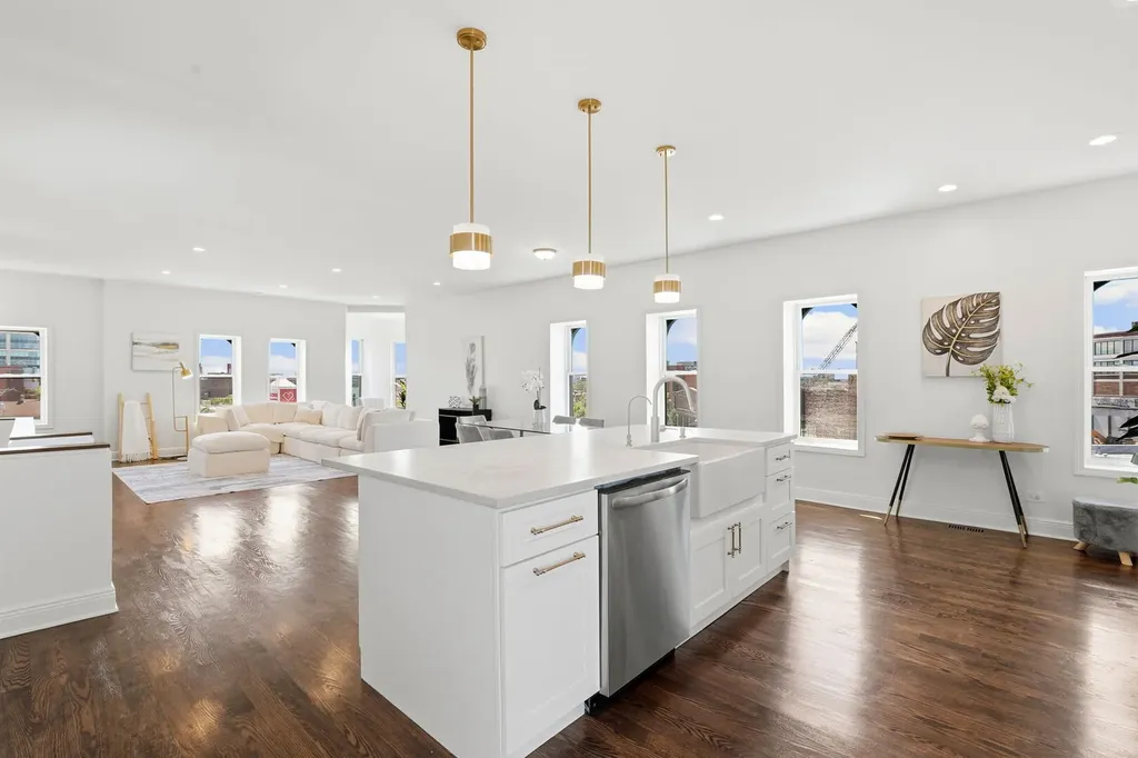 958 West Willow Street Chicago IL 60614