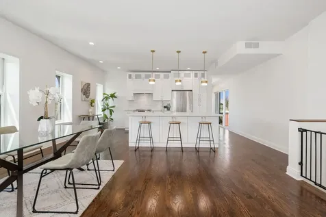 958 West Willow Street Chicago IL 60614