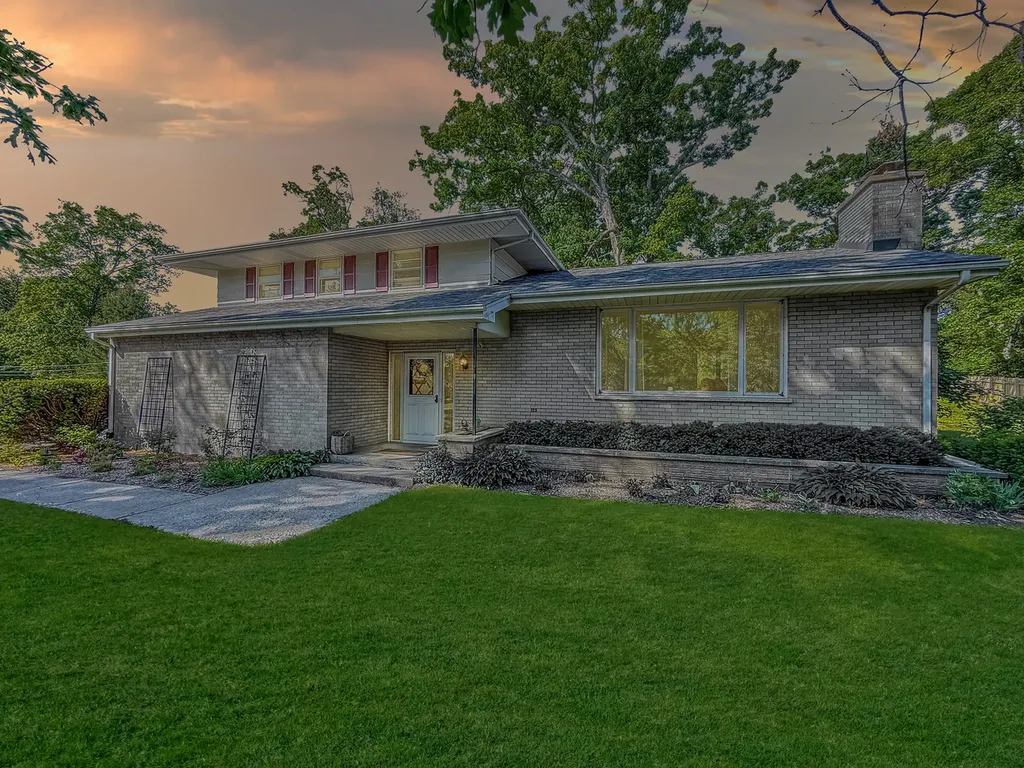 4705 Wild Cherry Road Crystal Lake IL 60012