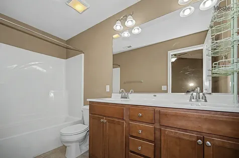 1820 Glenbridge Road Bloomington IL 61704