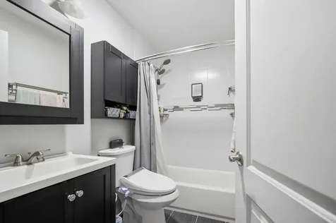 17 Crestview Terrace Buffalo Grove IL 60089