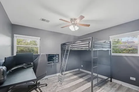 17 Crestview Terrace Buffalo Grove IL 60089