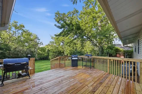 17 Crestview Terrace Buffalo Grove IL 60089