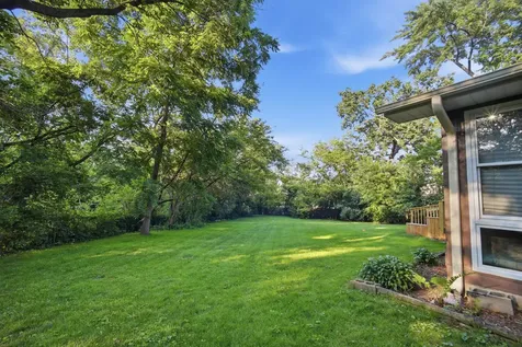 17 Crestview Terrace Buffalo Grove IL 60089