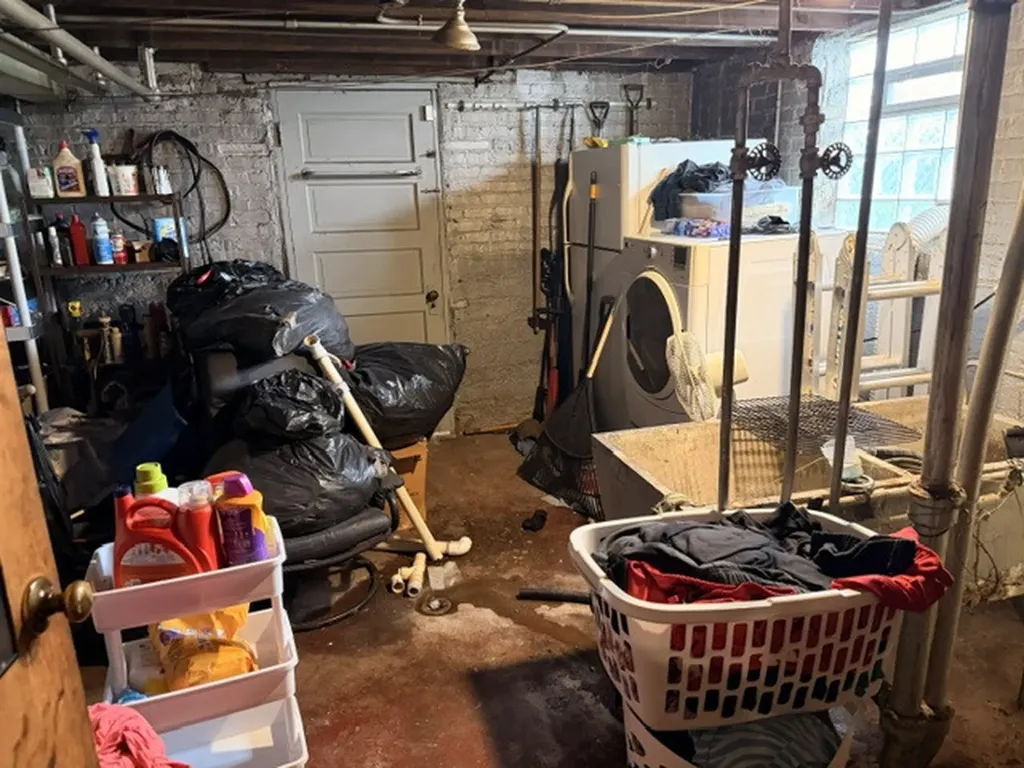 7834 South Paxton Avenue Chicago IL 60649