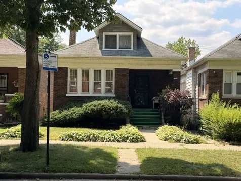 7834 South Paxton Avenue Chicago IL 60649
