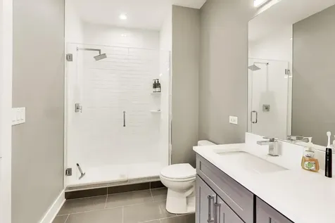 3001 North Southport Avenue Chicago IL 60657