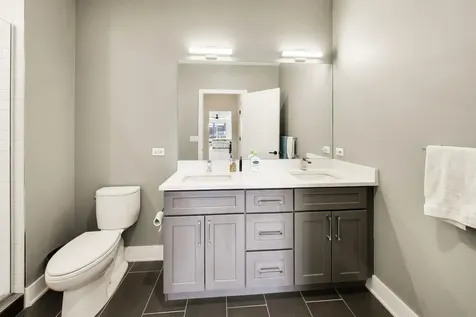 3001 North Southport Avenue Chicago IL 60657