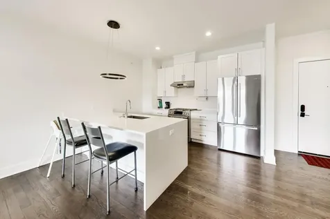 3001 North Southport Avenue Chicago IL 60657
