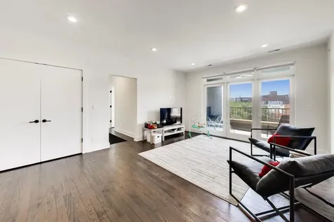 3001 North Southport Avenue Chicago IL 60657