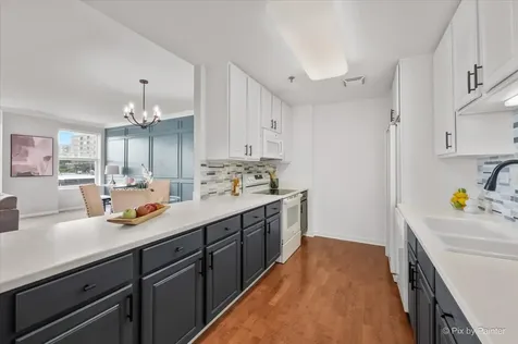 77 South Evergreen Avenue Arlington Heights IL 60005