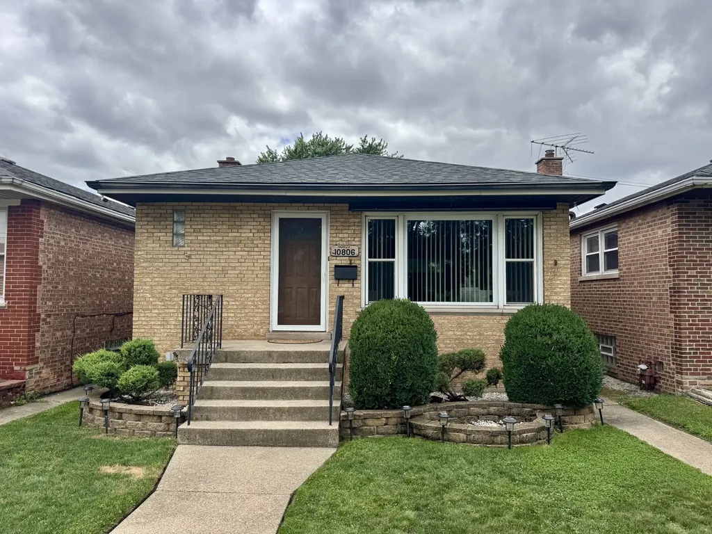 10806 South Avenue O Chicago IL 60617