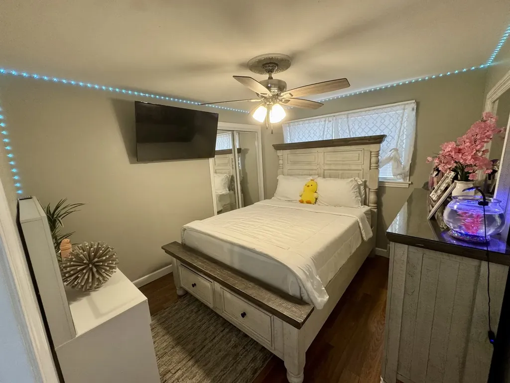10806 South Avenue O Chicago IL 60617