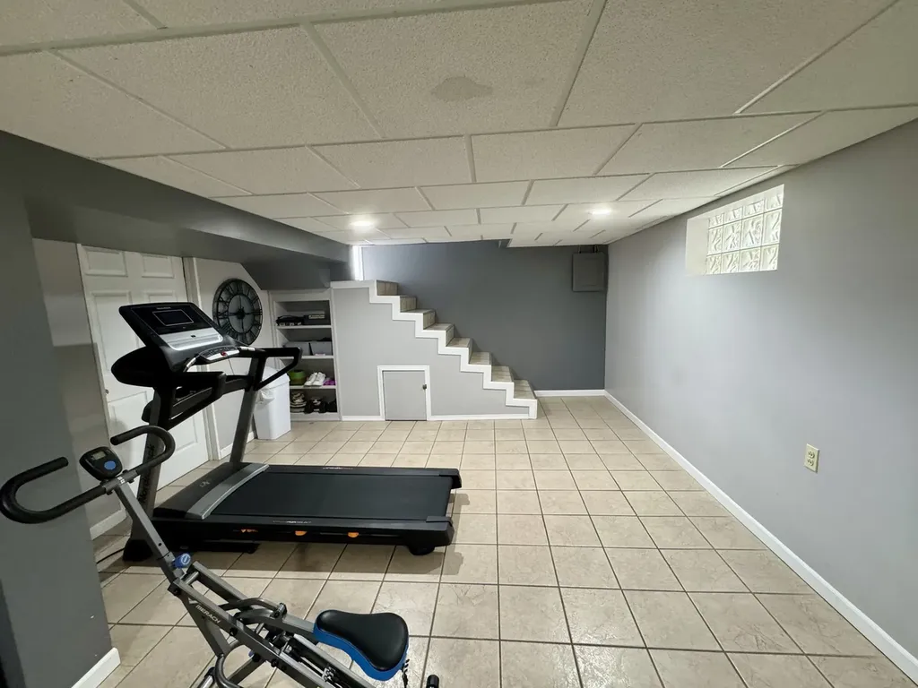 10806 South Avenue O Chicago IL 60617