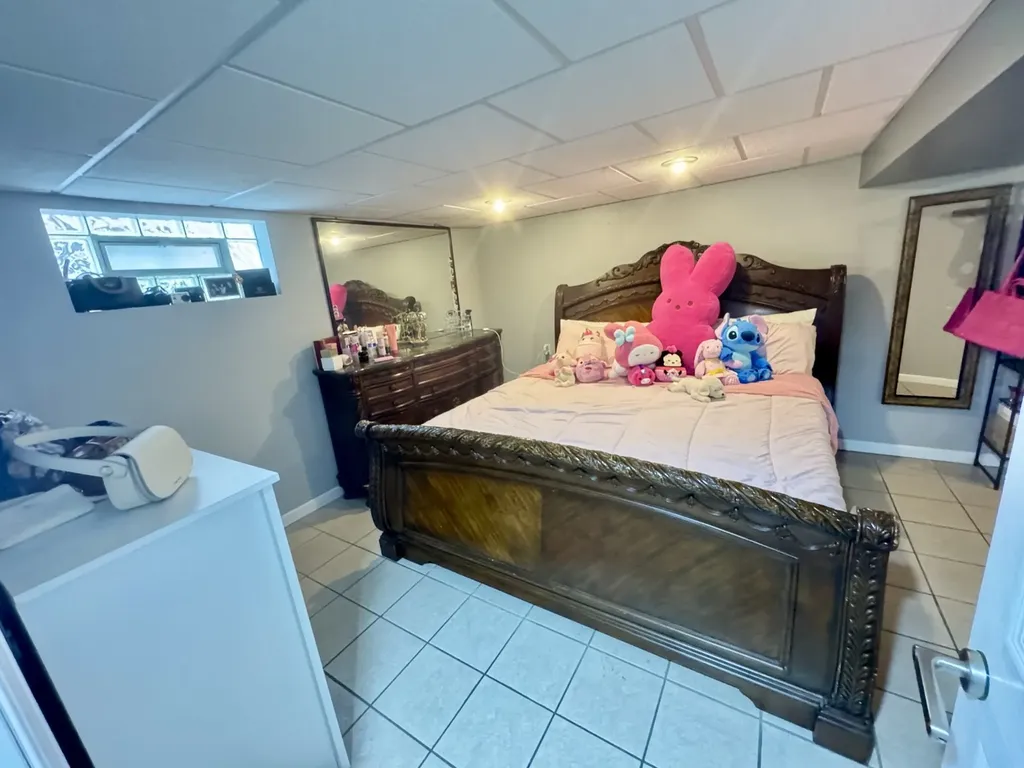 10806 South Avenue O Chicago IL 60617