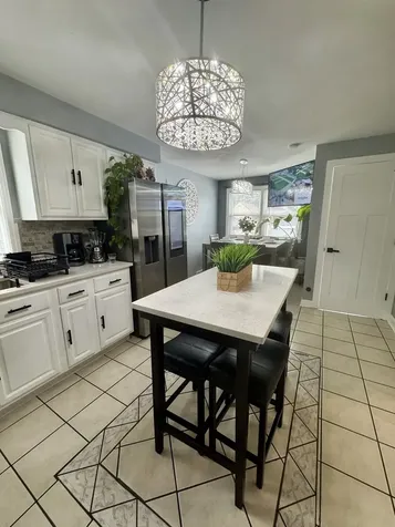 10806 South Avenue O Chicago IL 60617