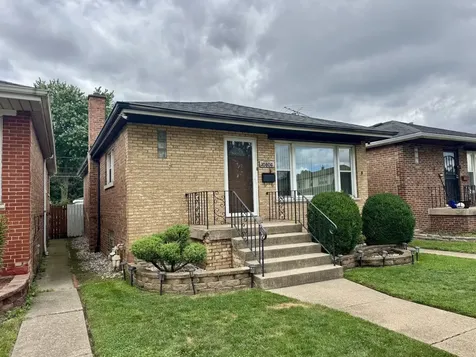 10806 South Avenue O Chicago IL 60617