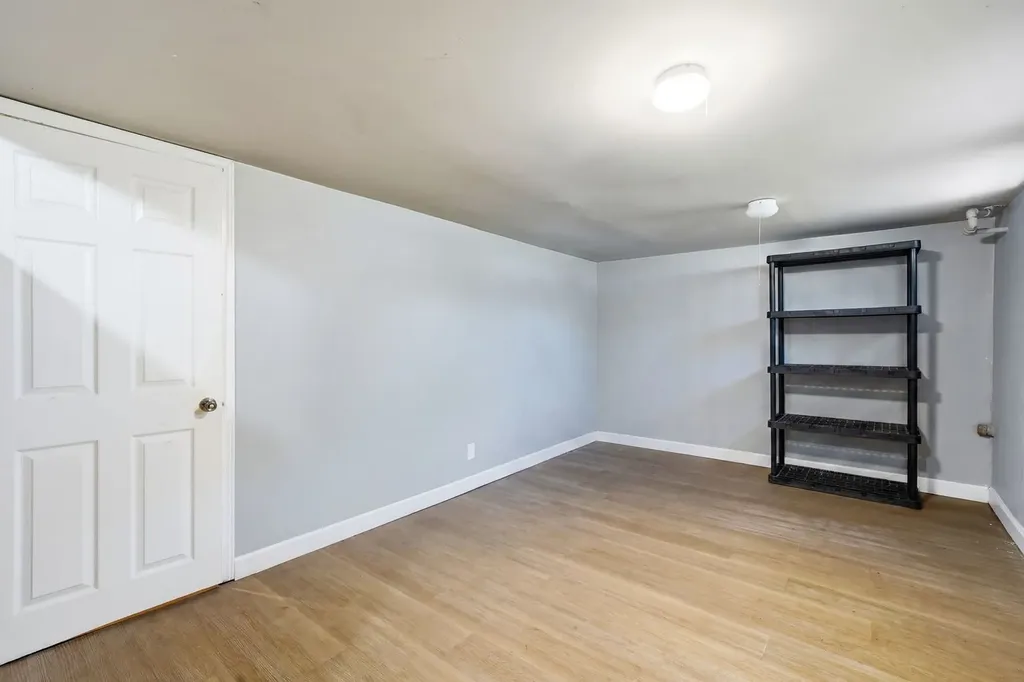 9631 South Jeffery Avenue Chicago IL 60617