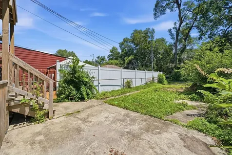 9631 South Jeffery Avenue Chicago IL 60617