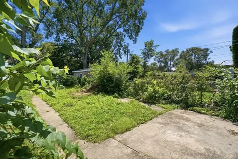 9631 South Jeffery Avenue Chicago IL 60617
