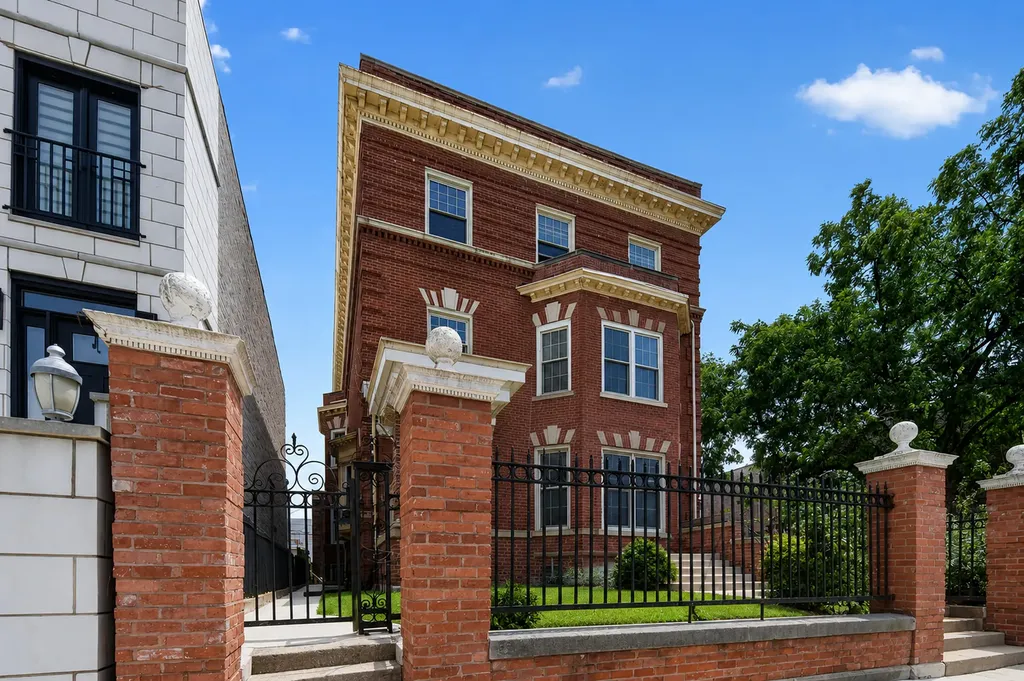 4541 South Forrestville Avenue Chicago IL 60653
