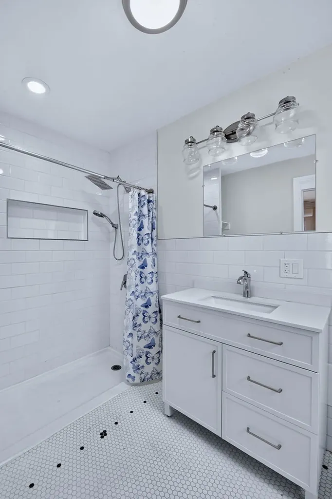 4541 South Forrestville Avenue Chicago IL 60653
