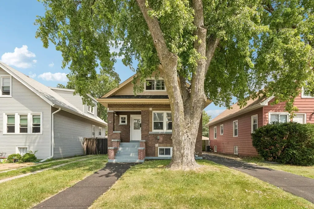 4163 East Eberly Avenue Brookfield IL 60513