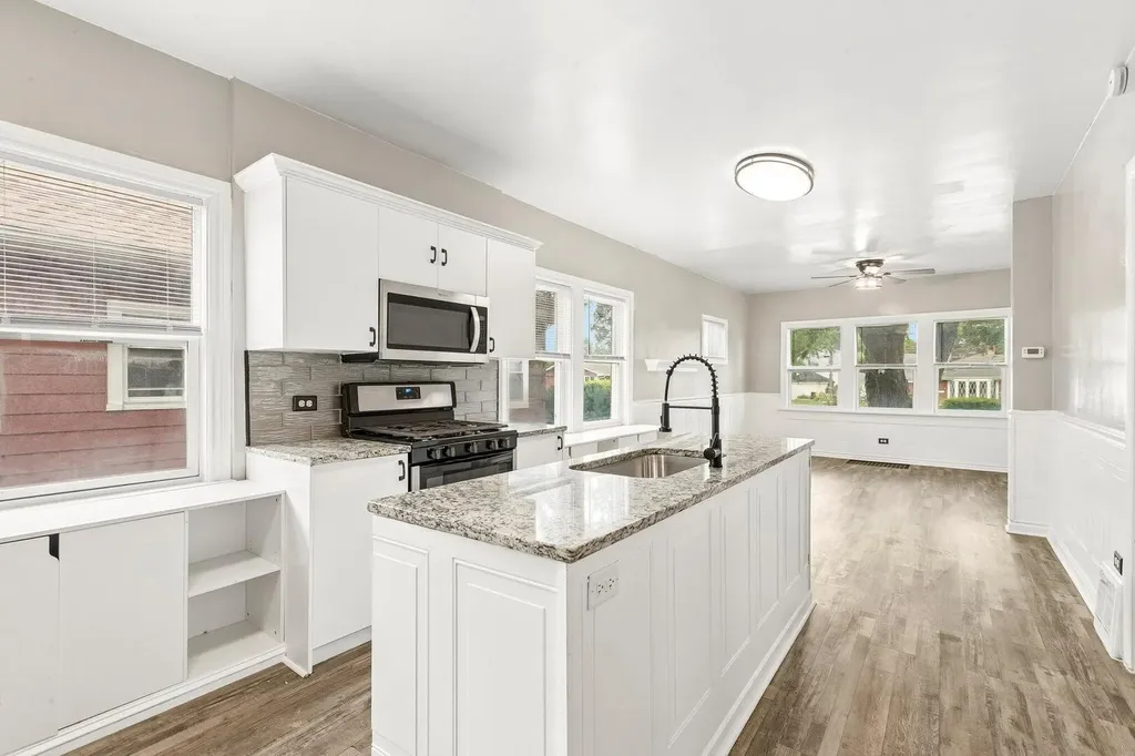 4163 Eberly Avenue Brookfield IL 60513