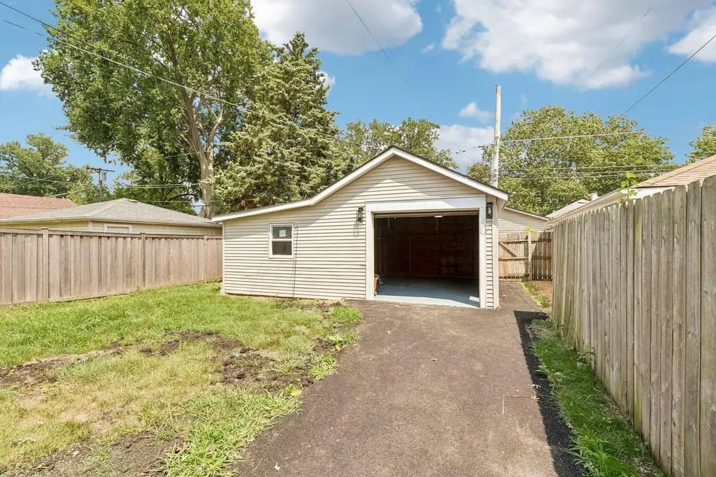4163 Eberly Avenue Brookfield IL 60513